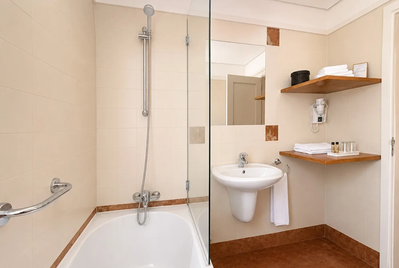 Moradia T1 com mezanino — Foto 11 de 12