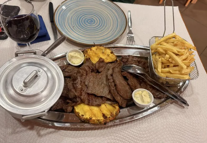 Carnes grelhadas — Foto 1 de 3